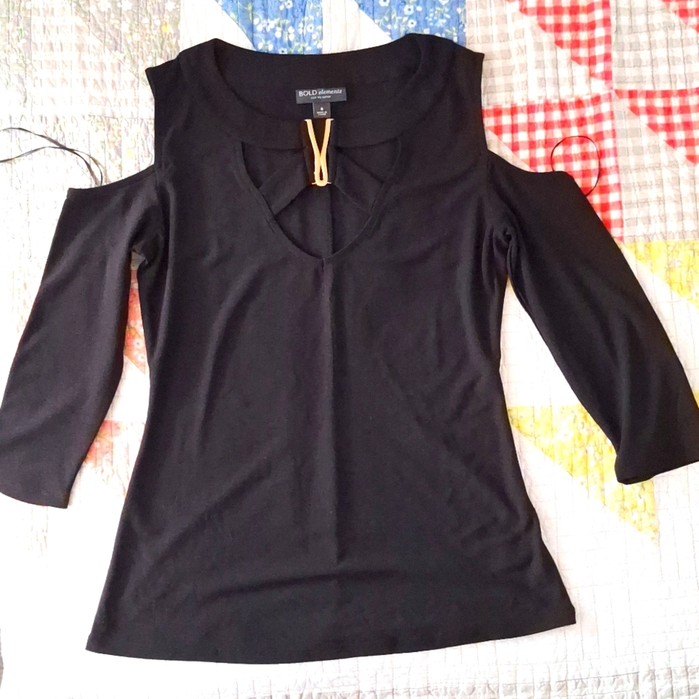 Bold Elements V Neck  3/4 Sleeve Open Shoulder Blouse Small